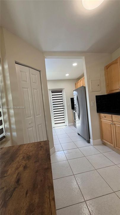 For Rent: $3,200 (3 beds, 3 baths, 1802 Square Feet)