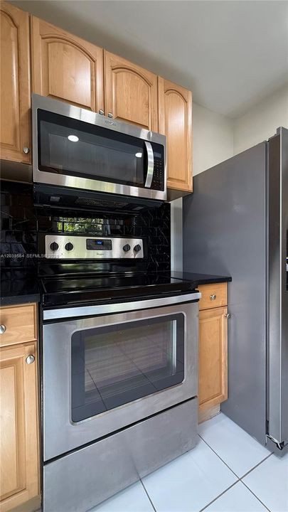 For Rent: $3,200 (3 beds, 3 baths, 1802 Square Feet)