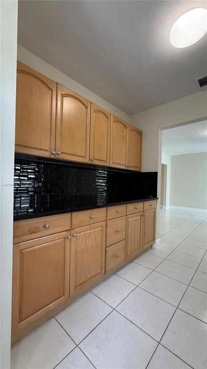 For Rent: $3,200 (3 beds, 3 baths, 1802 Square Feet)