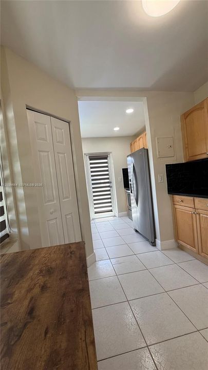 For Rent: $3,200 (3 beds, 3 baths, 1802 Square Feet)