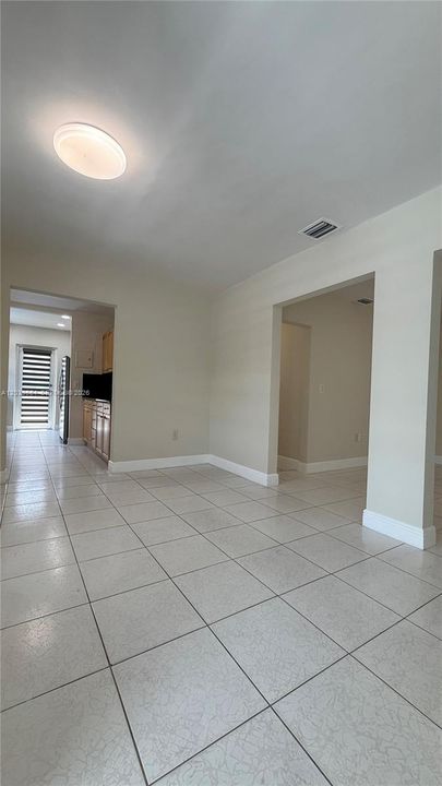 For Rent: $3,200 (3 beds, 3 baths, 1802 Square Feet)