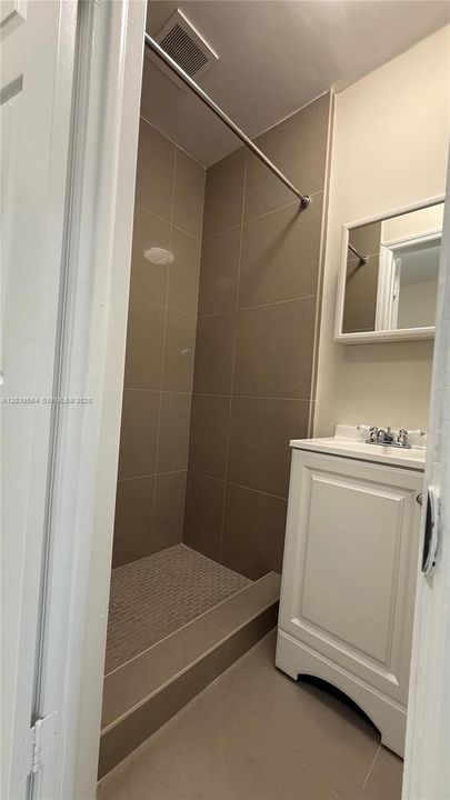 For Rent: $3,200 (3 beds, 3 baths, 1802 Square Feet)