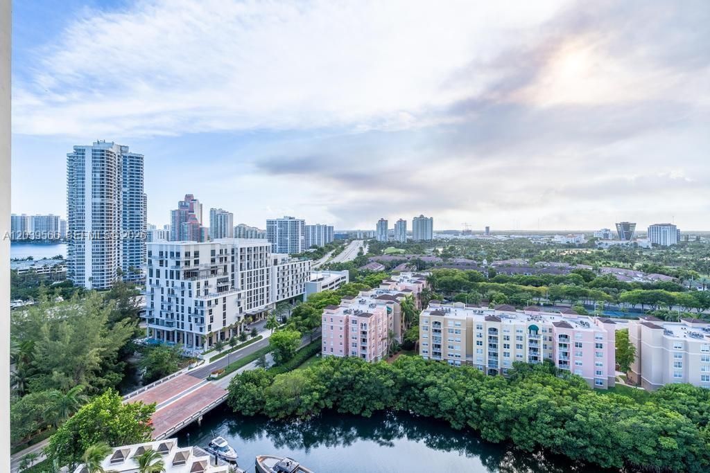На продажу: $1,199,000 (3 спален, 3 ванн, 2360 Квадратных фут)