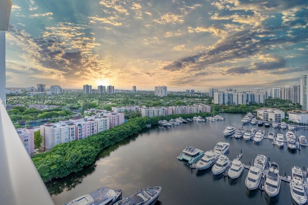 На продажу: $1,199,000 (3 спален, 3 ванн, 2360 Квадратных фут)
