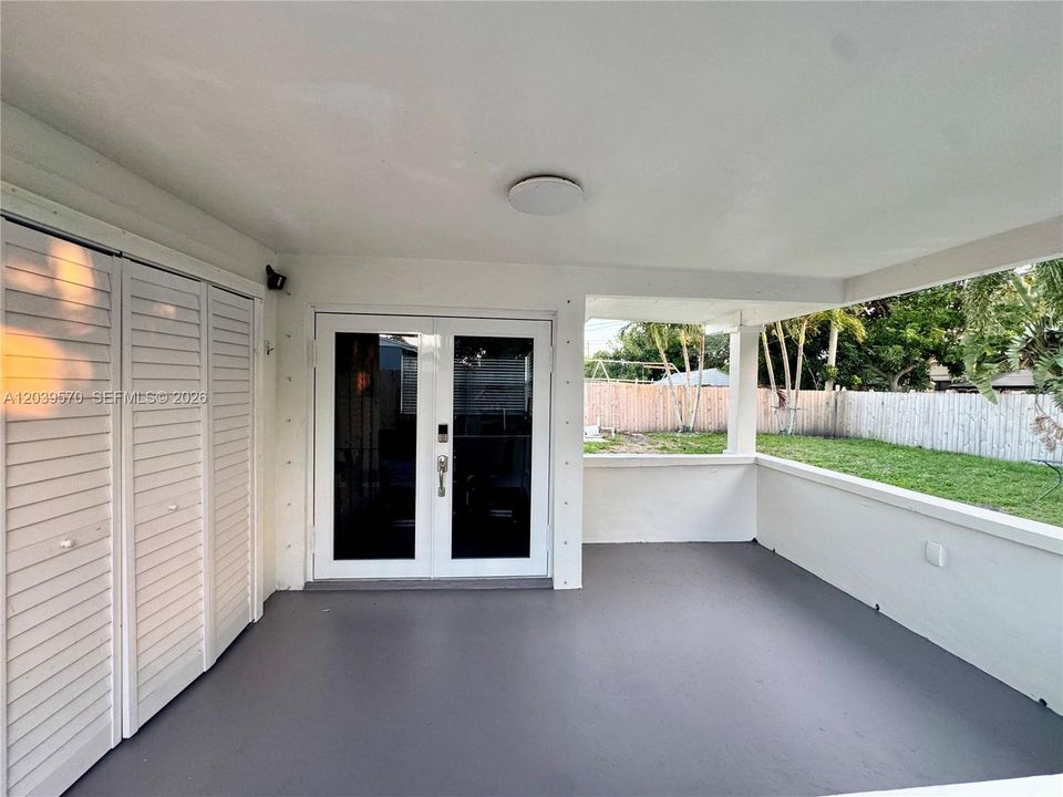 For Sale: $500,000 (3 beds, 2 baths, 1238 Square Feet)