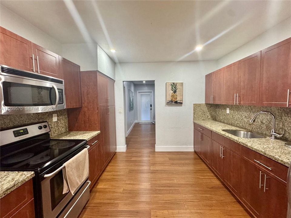 For Sale: $500,000 (3 beds, 2 baths, 1238 Square Feet)