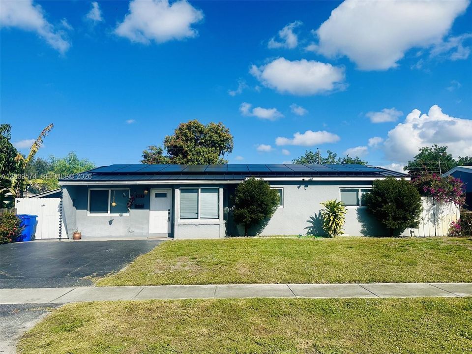 For Rent: $4,000 (3 beds, 2 baths, 1307 Square Feet)