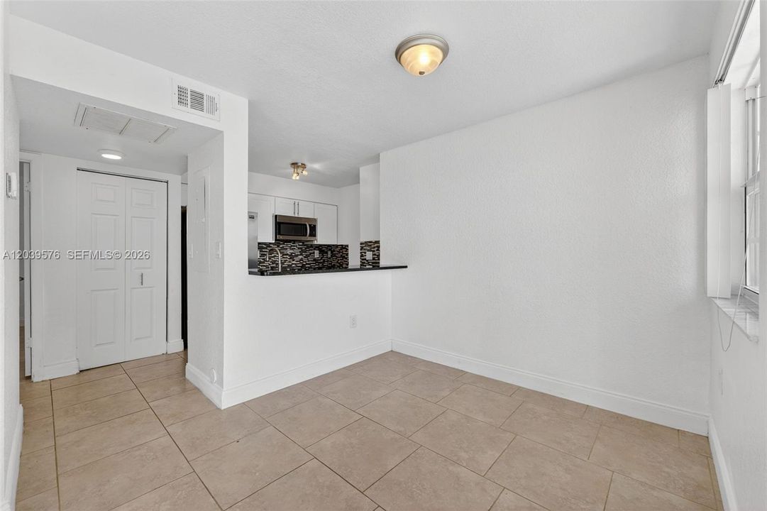En Venta: $249,000 (2 camas, 2 baños, 1038 Pies cuadrados)