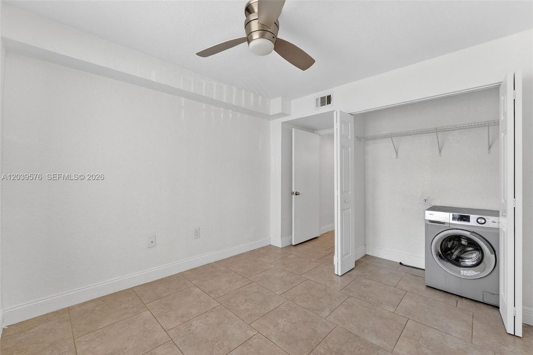 En Venta: $249,000 (2 camas, 2 baños, 1038 Pies cuadrados)
