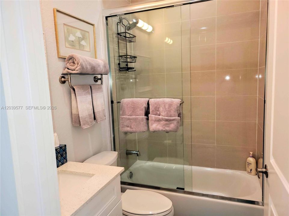 En Venta: $899,000 (3 camas, 2 baños, 1414 Pies cuadrados)
