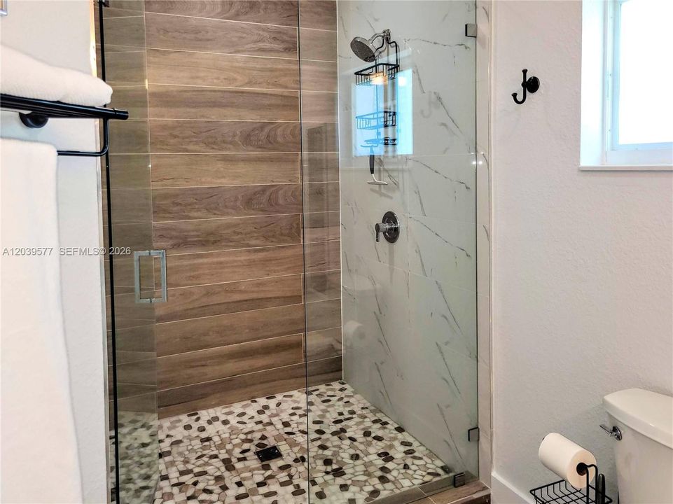 En Venta: $899,000 (3 camas, 2 baños, 1414 Pies cuadrados)