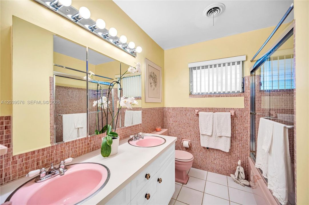 For Sale: $1,150,000 (4 beds, 2 baths, 2064 Square Feet)