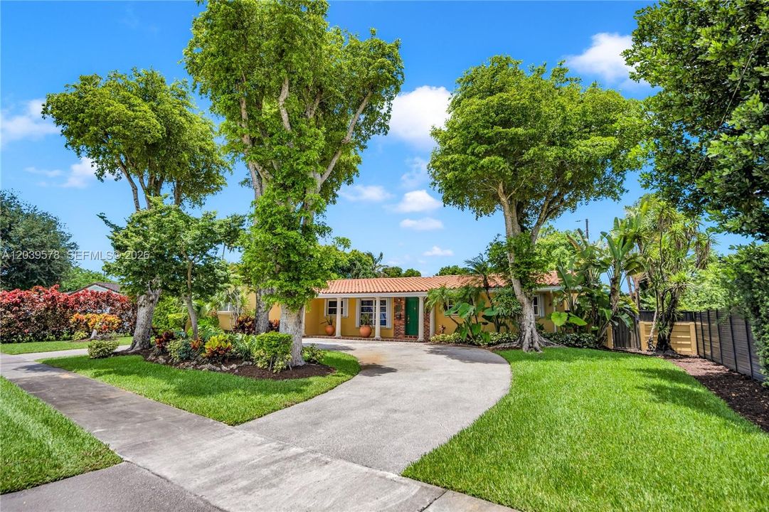 For Sale: $1,150,000 (4 beds, 2 baths, 2064 Square Feet)