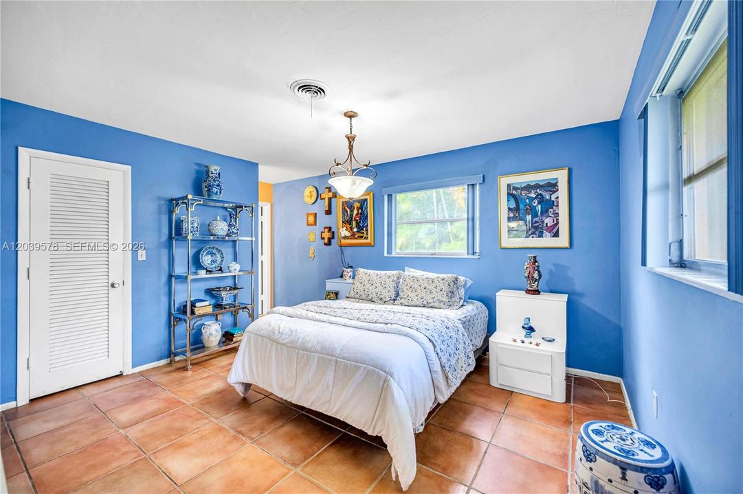 For Sale: $1,150,000 (4 beds, 2 baths, 2064 Square Feet)