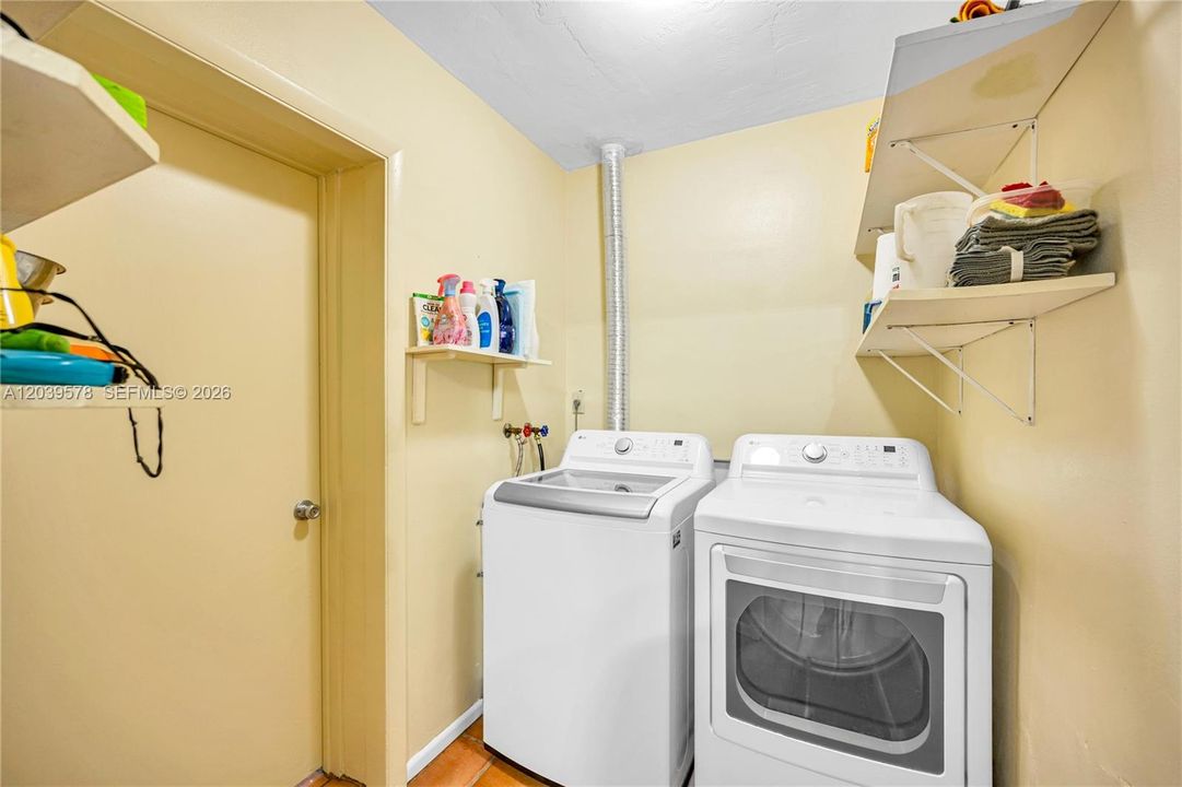 For Sale: $1,150,000 (4 beds, 2 baths, 2064 Square Feet)