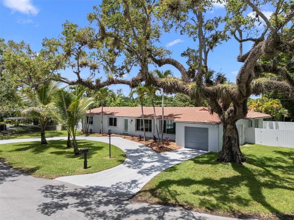 Welcome to 6250 SW 62nd Place!