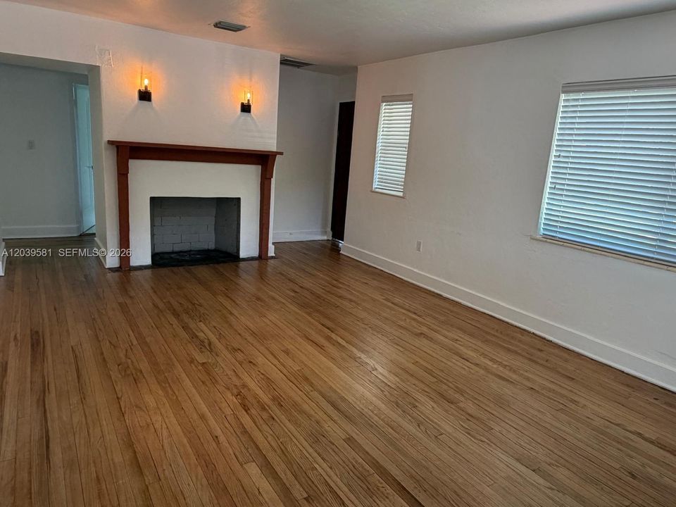 En Renta: $3,000 (3 camas, 1 baños, 1793 Pies cuadrados)