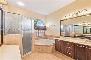 For Rent: $3,600 (4 beds, 2 baths, 2084 Square Feet)