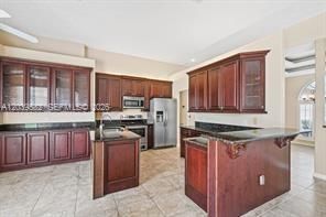 For Rent: $3,600 (4 beds, 2 baths, 2084 Square Feet)
