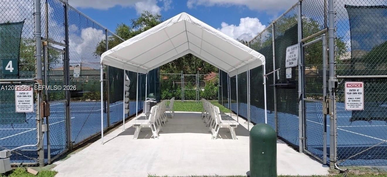 En Venta: $129,900 (2 camas, 1 baños, 827 Pies cuadrados)