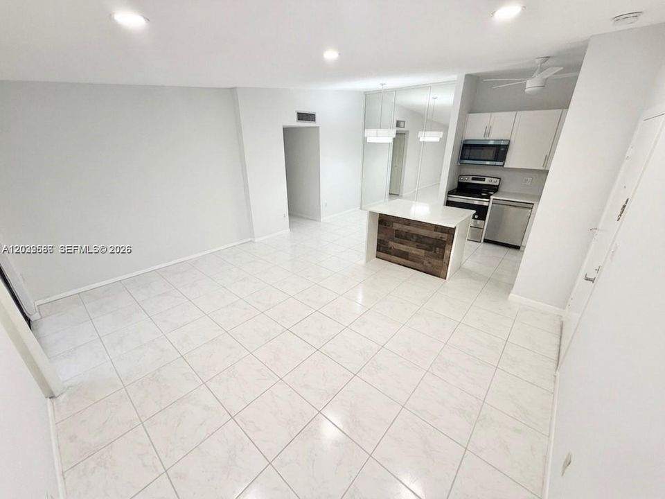 En Venta: $129,900 (2 camas, 1 baños, 827 Pies cuadrados)
