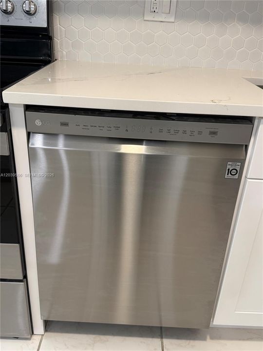 En Venta: $129,900 (2 camas, 1 baños, 827 Pies cuadrados)