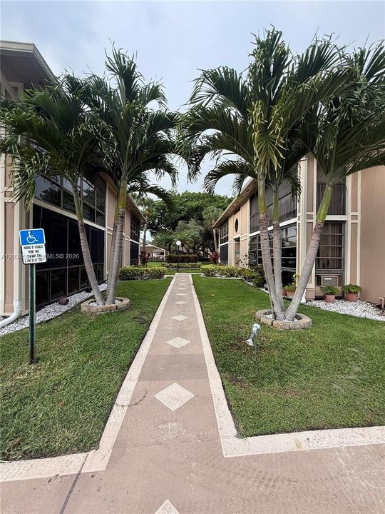 En Venta: $129,900 (2 camas, 1 baños, 827 Pies cuadrados)