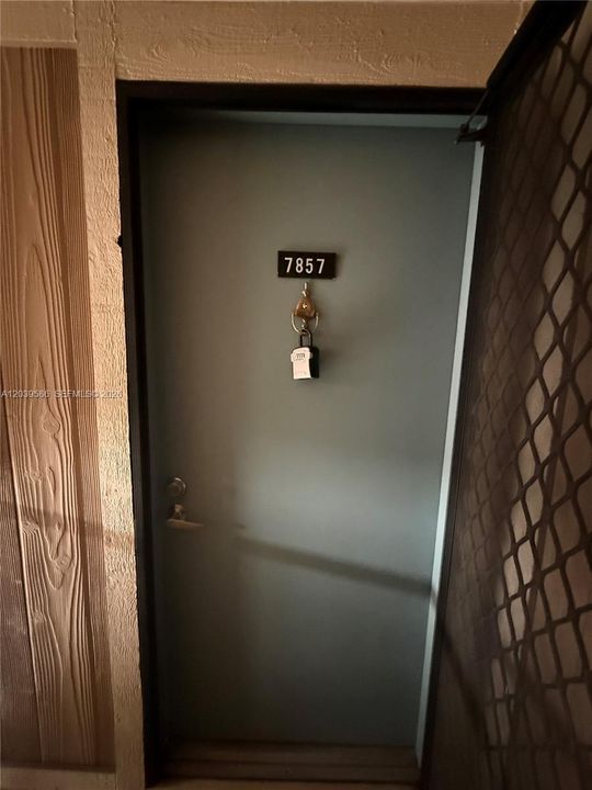 En Venta: $129,900 (2 camas, 1 baños, 827 Pies cuadrados)