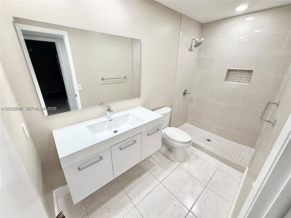 En Venta: $129,900 (2 camas, 1 baños, 827 Pies cuadrados)