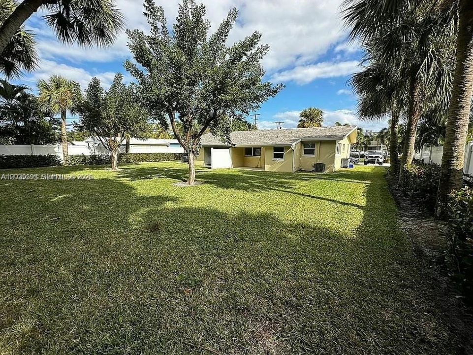 En Renta: $2,450 (2 camas, 1 baños, 1650 Pies cuadrados)
