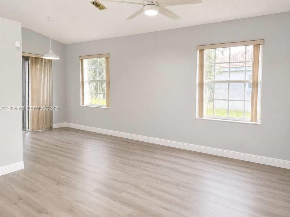 For Sale: $420,000 (2 beds, 2 baths, 1452 Square Feet)