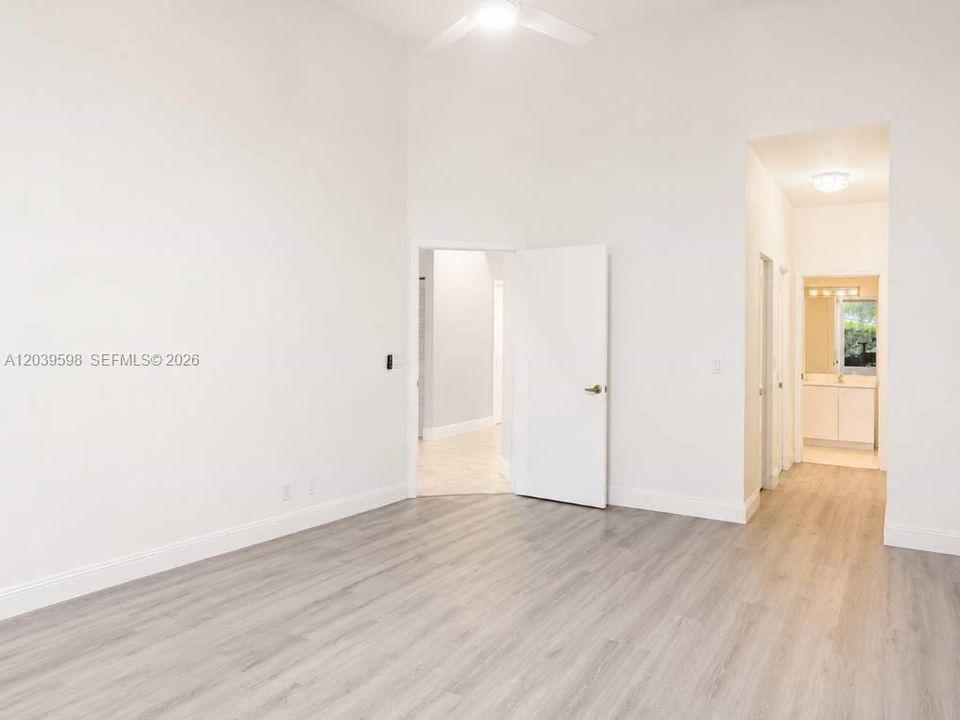 For Sale: $420,000 (2 beds, 2 baths, 1452 Square Feet)
