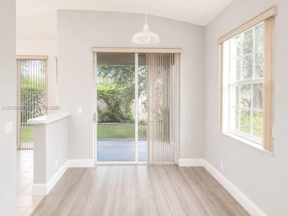 For Sale: $420,000 (2 beds, 2 baths, 1452 Square Feet)