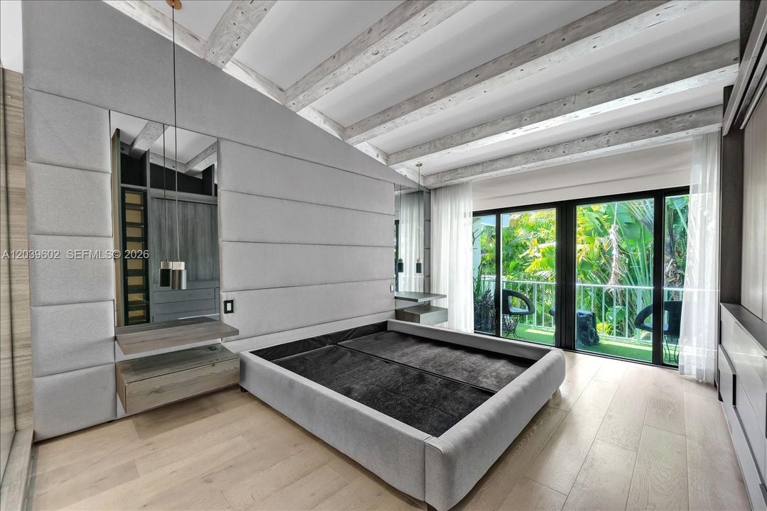 В аренду: $6,000 (2 спален, 2 ванн, 1575 Квадратных фут)