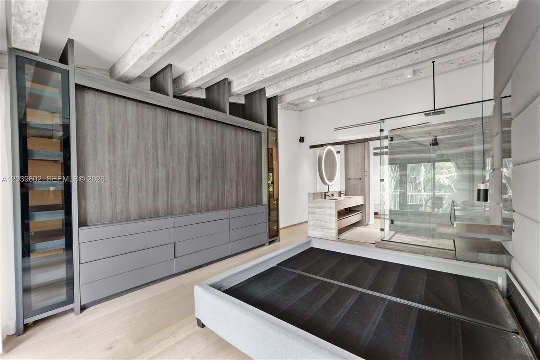 В аренду: $6,000 (2 спален, 2 ванн, 1575 Квадратных фут)