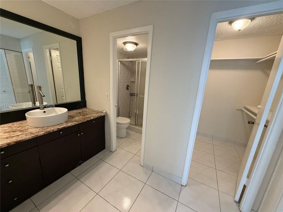 For Rent: $2,150 (2 beds, 2 baths, 1250 Square Feet)