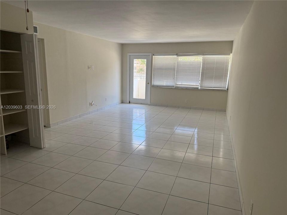 For Rent: $2,150 (2 beds, 2 baths, 1250 Square Feet)