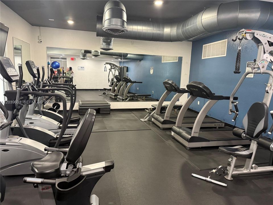 For Rent: $2,150 (2 beds, 2 baths, 1250 Square Feet)