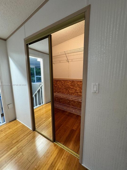 На продажу: $295,000 (3 спален, 2 ванн, 1690 Квадратных фут)