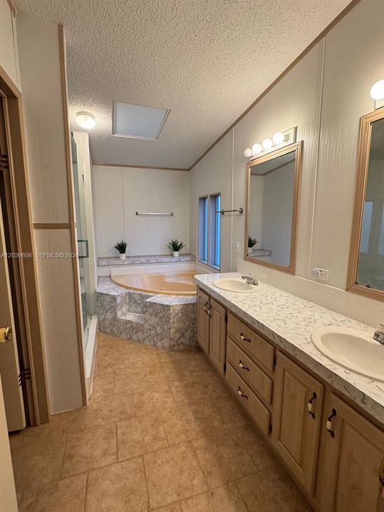 На продажу: $295,000 (3 спален, 2 ванн, 1690 Квадратных фут)