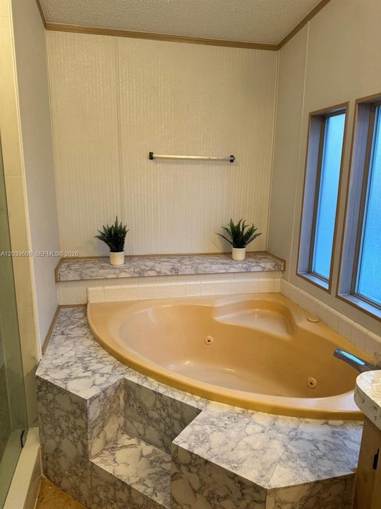 На продажу: $295,000 (3 спален, 2 ванн, 1690 Квадратных фут)