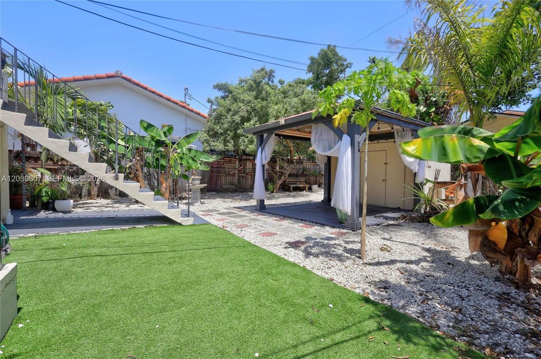 En Renta: $3,700 (3 camas, 2 baños, 1200 Pies cuadrados)