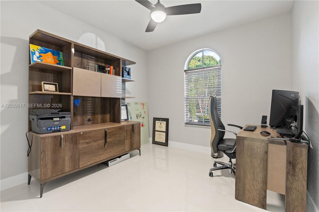 For Sale: $1,199,000 (4 beds, 4 baths, 3053 Square Feet)