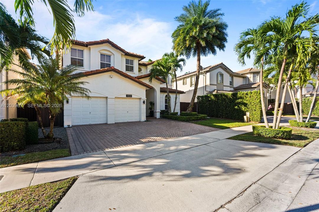 For Sale: $1,199,000 (4 beds, 4 baths, 3053 Square Feet)