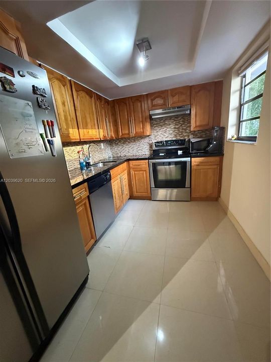 For Rent: $2,200 (1 beds, 1 baths, 626 Square Feet)
