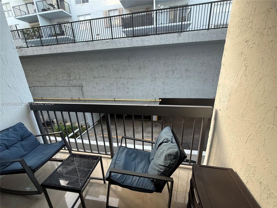 For Rent: $2,200 (1 beds, 1 baths, 626 Square Feet)