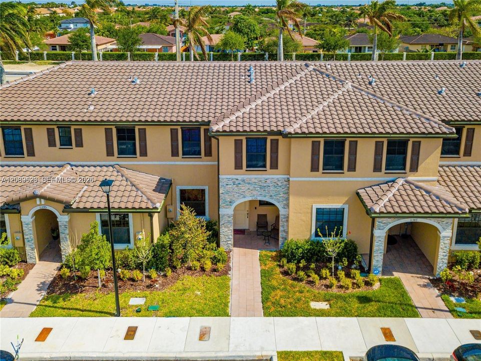 For Rent: $3,500 (3 beds, 2 baths, 1649 Square Feet)