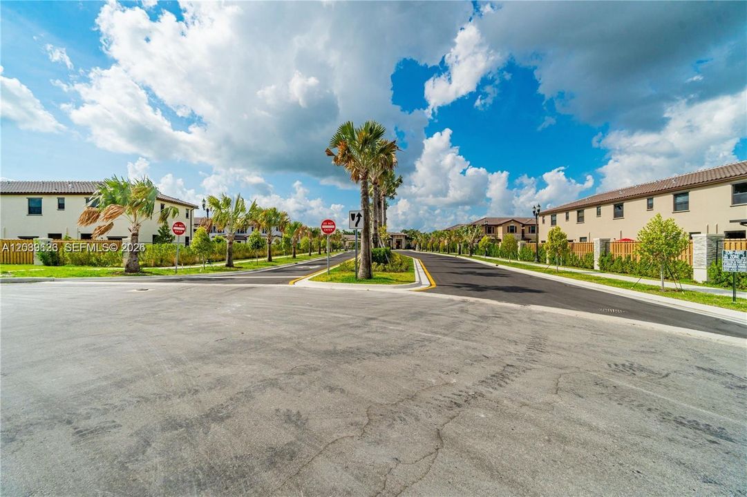 For Rent: $3,500 (3 beds, 2 baths, 1649 Square Feet)