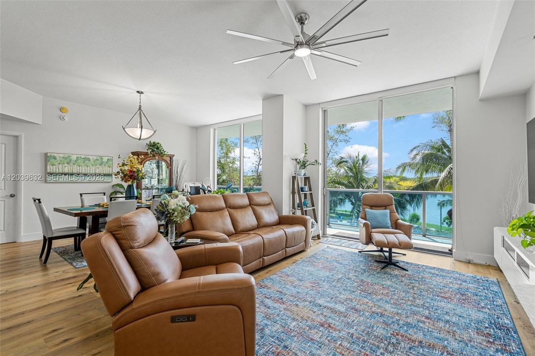 For Sale: $425,000 (3 beds, 2 baths, 1500 Square Feet)