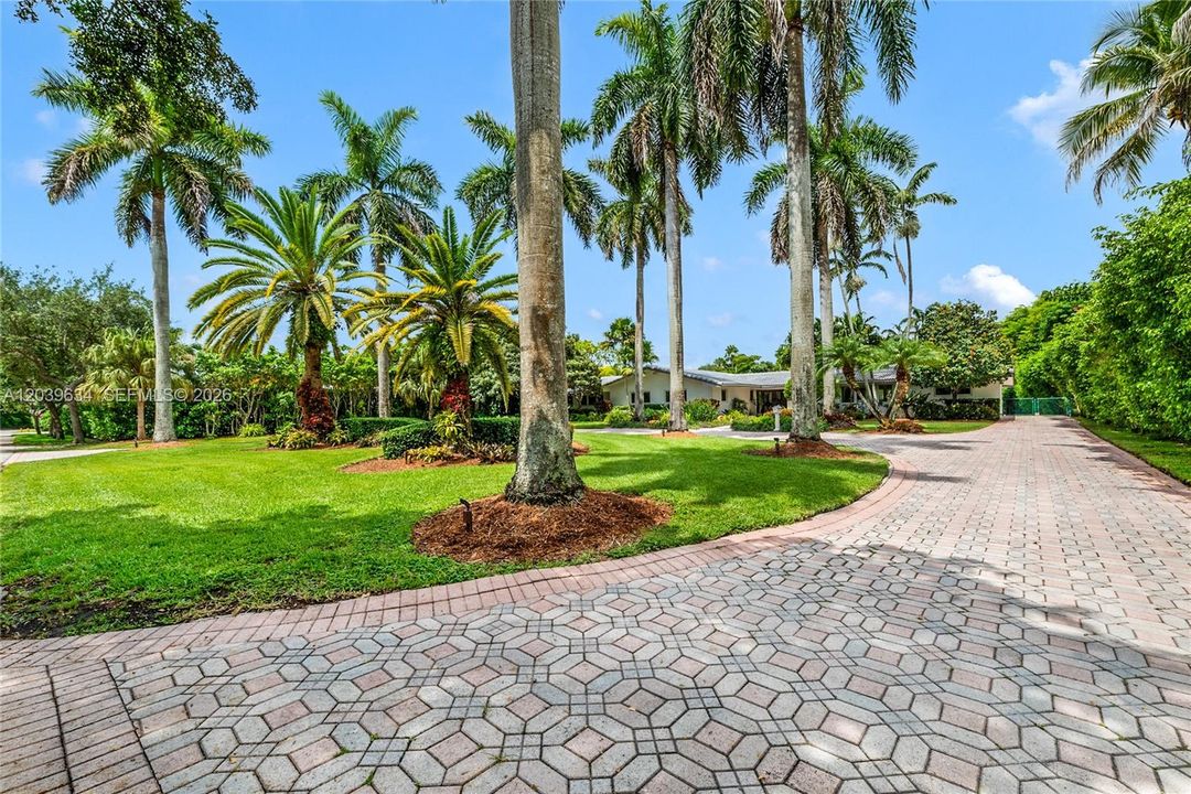 Sweeping driveways for plenty of parking